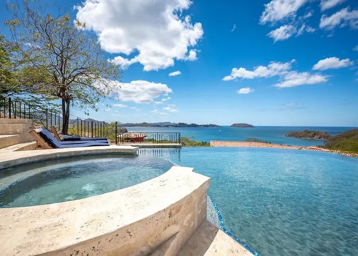 Сasa de vacaciones Catalina 15 - Ocean-view Townhouse, Pool, Walk To Playa Prieta